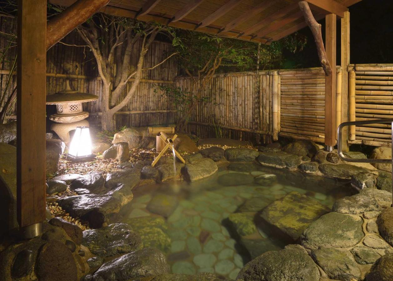 Tatsuta Ryokan Изу Екстериор снимка