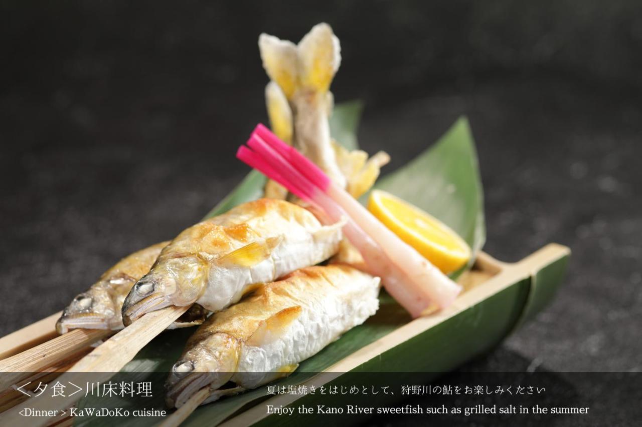 Tatsuta Ryokan Изу Екстериор снимка
