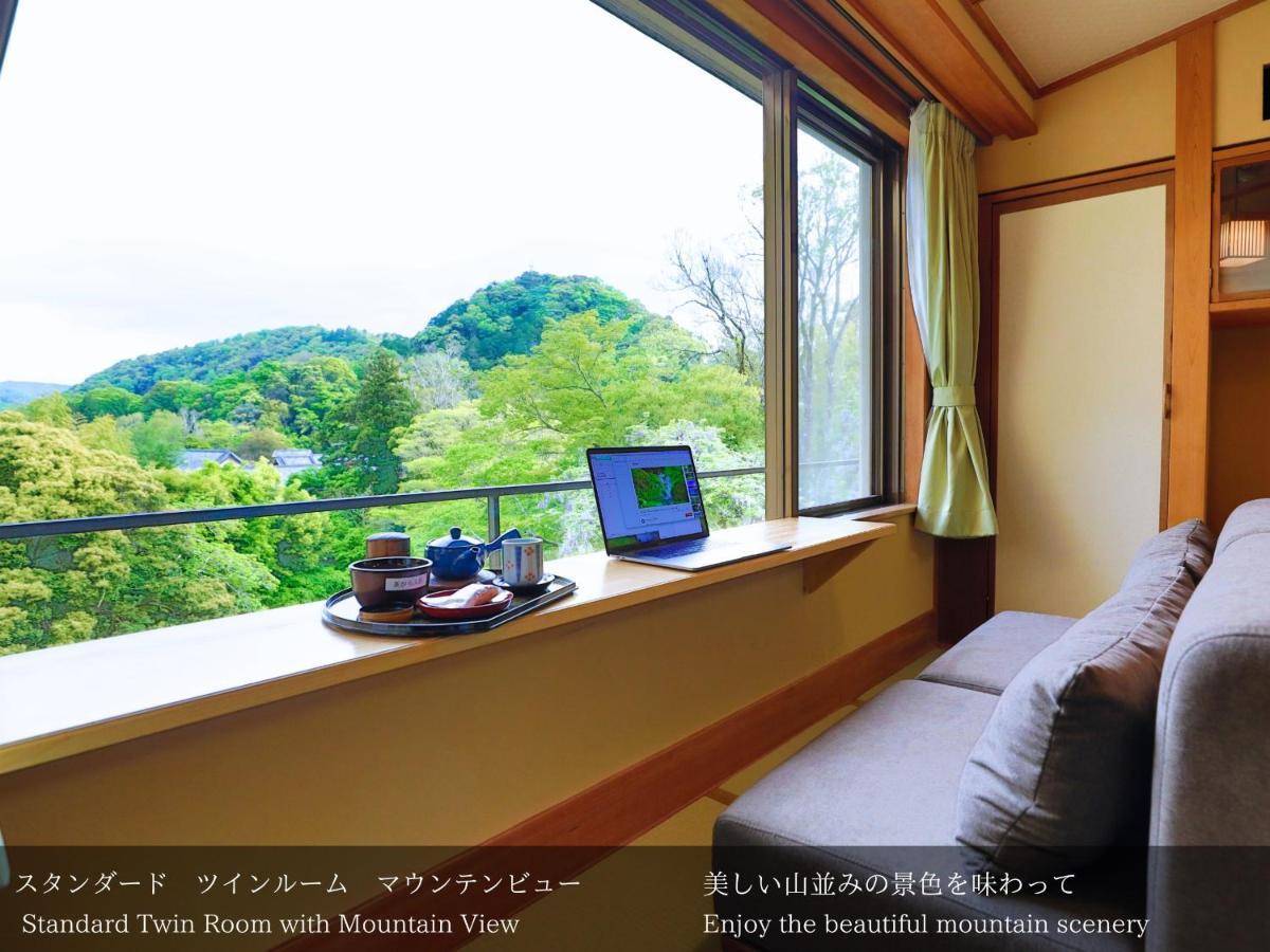 Tatsuta Ryokan Изу Екстериор снимка