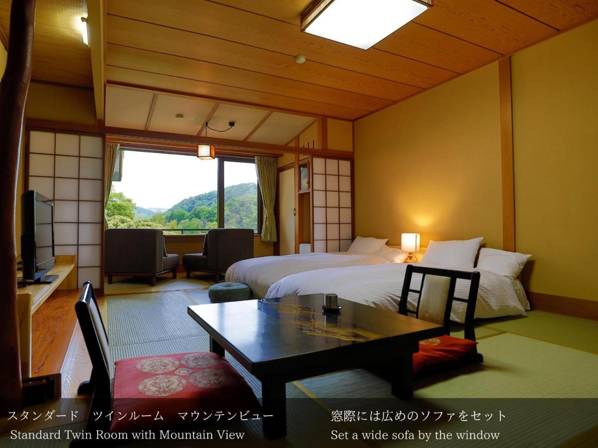 Tatsuta Ryokan Изу Екстериор снимка